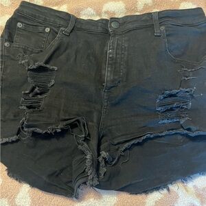 Black aero shorts! High waist GUC!